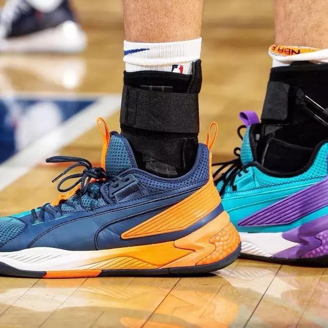 狄龙首节表现惊艳，5投5中展现高效（狄龙首节火力全开，5投全中尽显高效率）